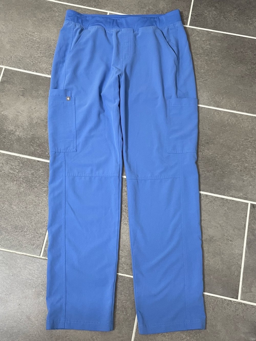 FIGS‎ Axim 32” Cargo Scrub Pants size Large